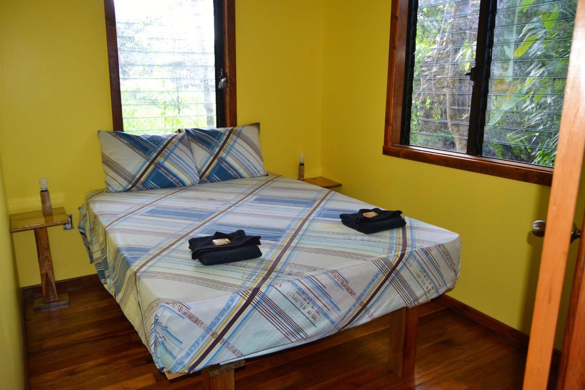Iguana Roost Tourism Gold Standard Fully Equipped Two Bedroom Cabin 圣伊格纳西奥 外观 照片